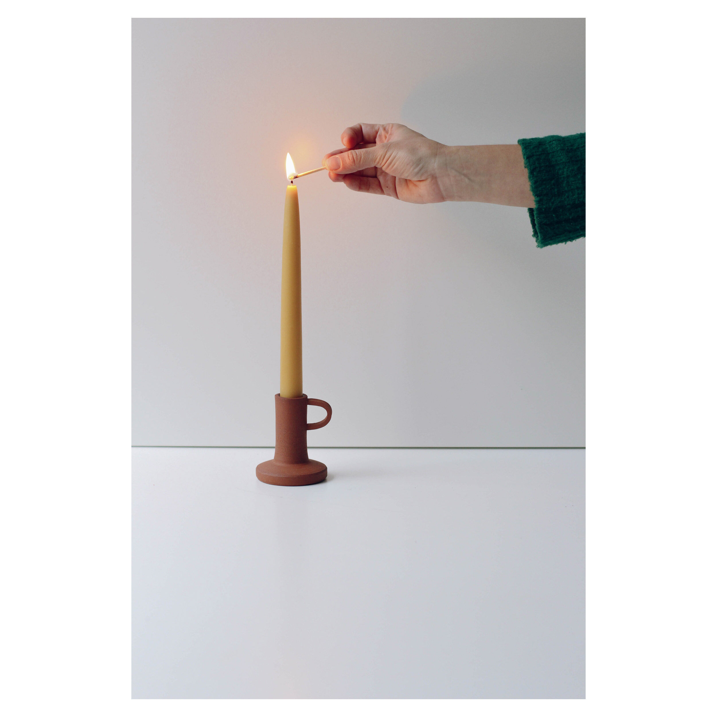 Terracotta candle holder with handle Tate Edit Tate Shop Tate