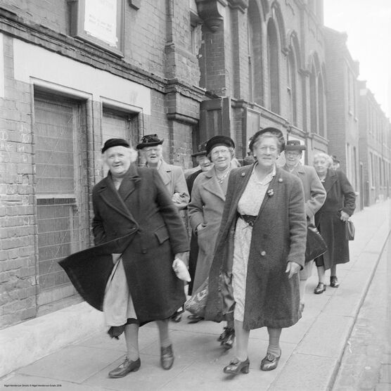 Nigel Henderson: Ladies walking