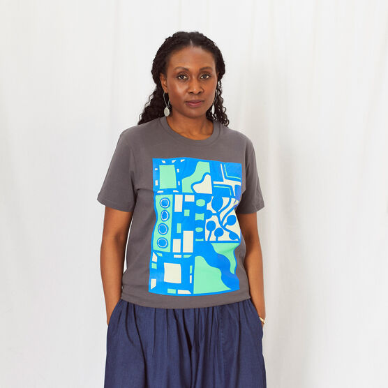 Kemi Telford grey t-shirt