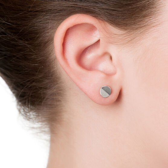 Silver fold circle stud earrings