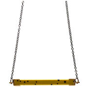 Alternating pattern necklace