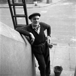 Nigel Henderson: Window cleaner, Bow E3