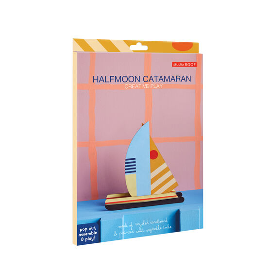 Halfmoon paper catamaran