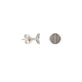 Silver fold circle stud earrings