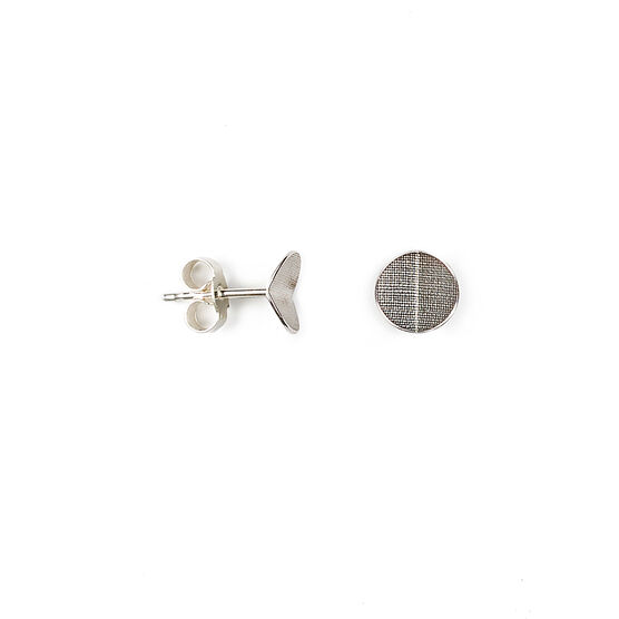 Silver fold circle stud earrings