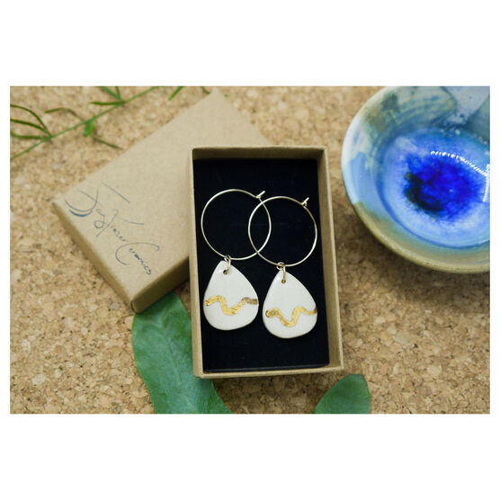 Teardrop hoop earrings
