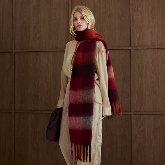 Reykjavik burgundy checked scarf