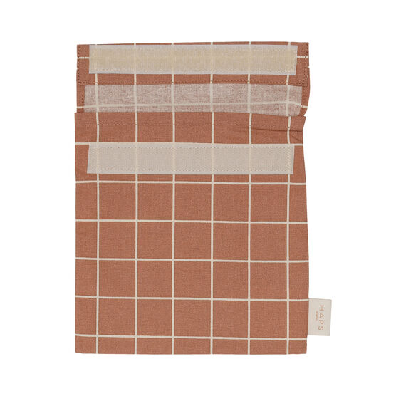 Gridded terracotta sandwich bag