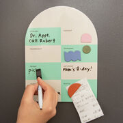 Magnetic weekly memo board